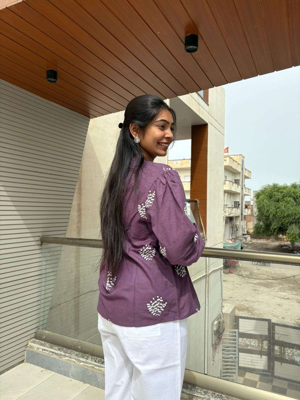 Cotton linen embroidered top