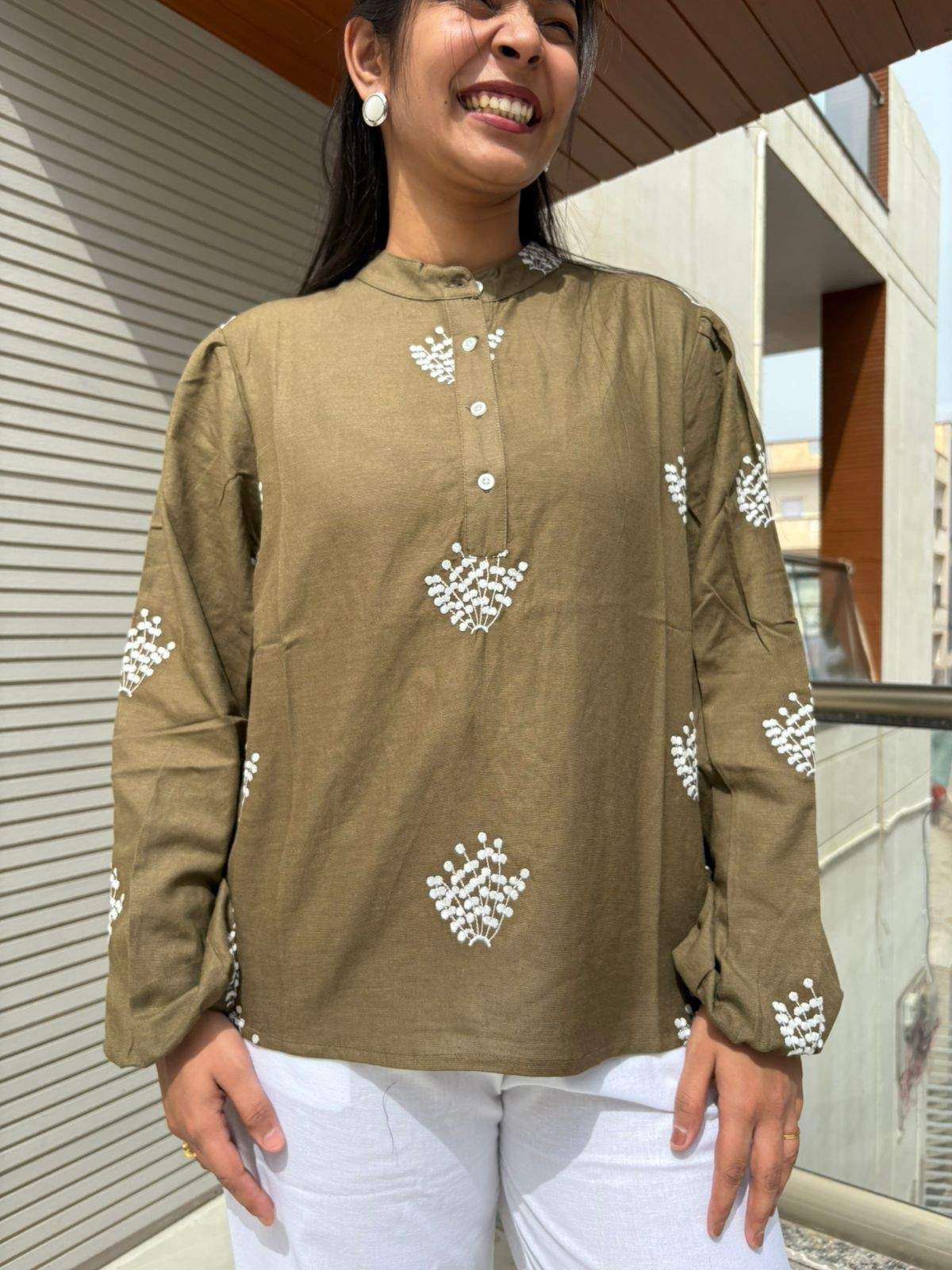 Cotton linen embroidered top