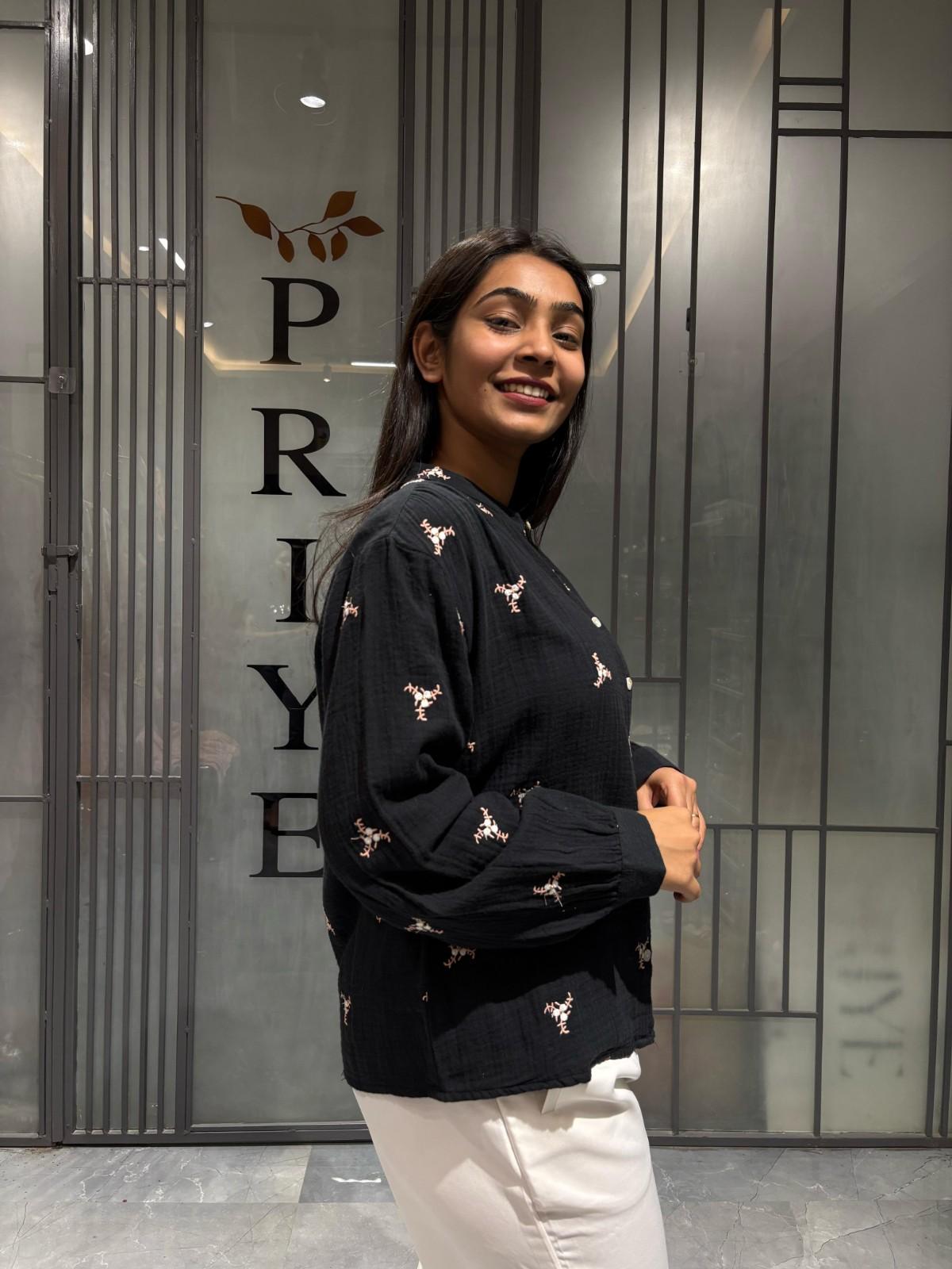 Embroidered gauge cotton shirt