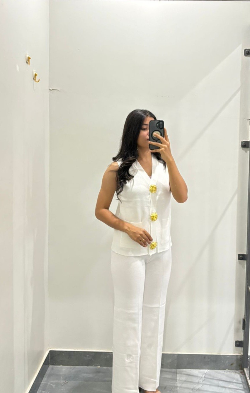 Sleeveless knitted coordset